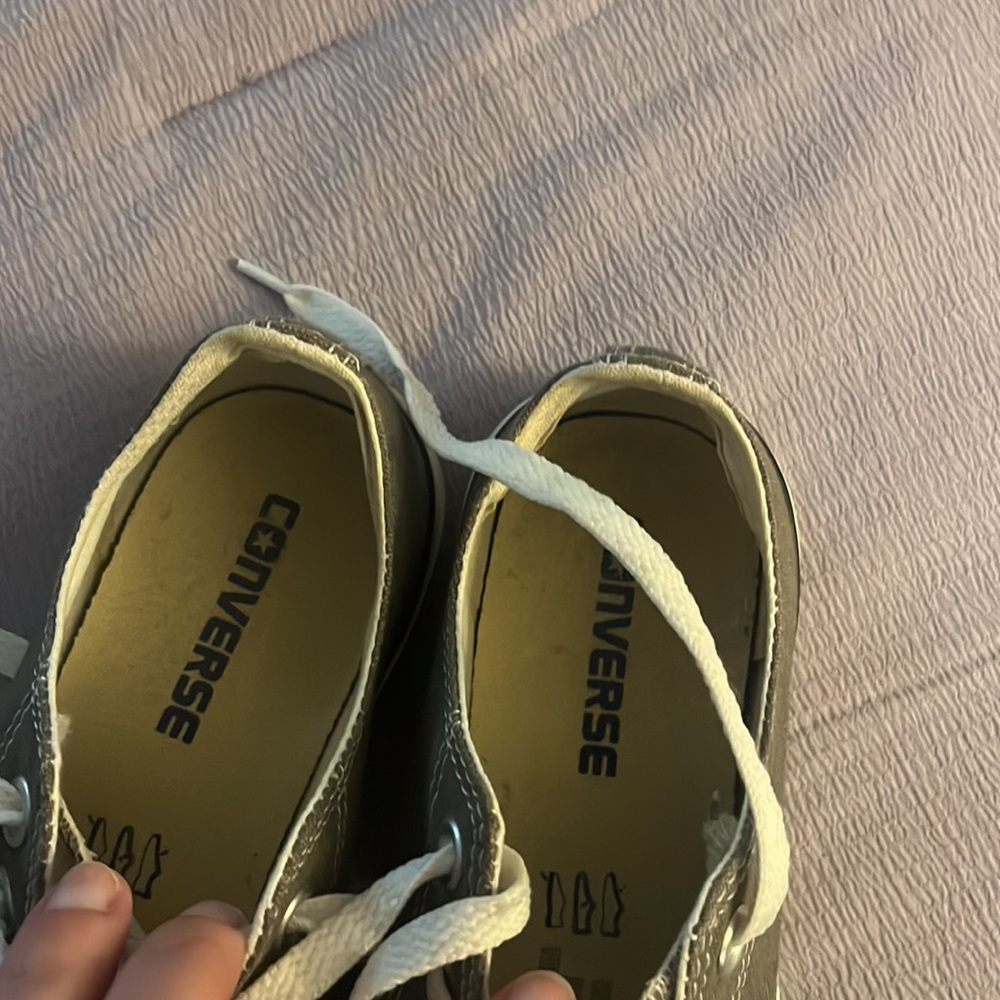 Women’s converse low top EUC size 7 - Picture 4 of 5